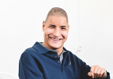 «Nací muerto. Me falta casi todo el cerebro, pero no dejo de luchar»