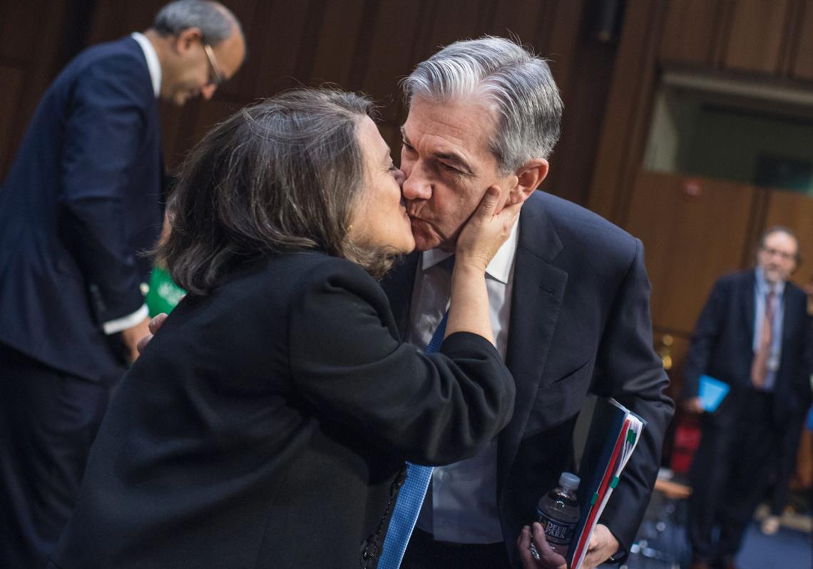 Powell e Elissa Leonard, produtora, roteirista e ativista social formada em Harvard, se casaram em 1985. Ela era colega de quarto de uma de suas irmãs. Eles têm três filhos: Samuel Sam, Lucy e Susie.