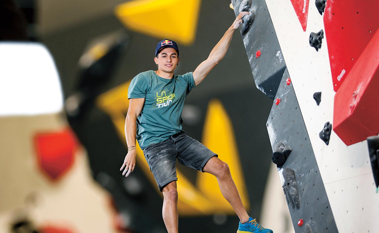 Alberto Ginés: "Lo que más echo de menos es ir a casa de mi abuela a comer con ella"