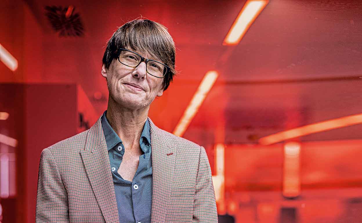 "La inteligencia artificial funciona gracias al trabajo mal pagado de millones de personas"