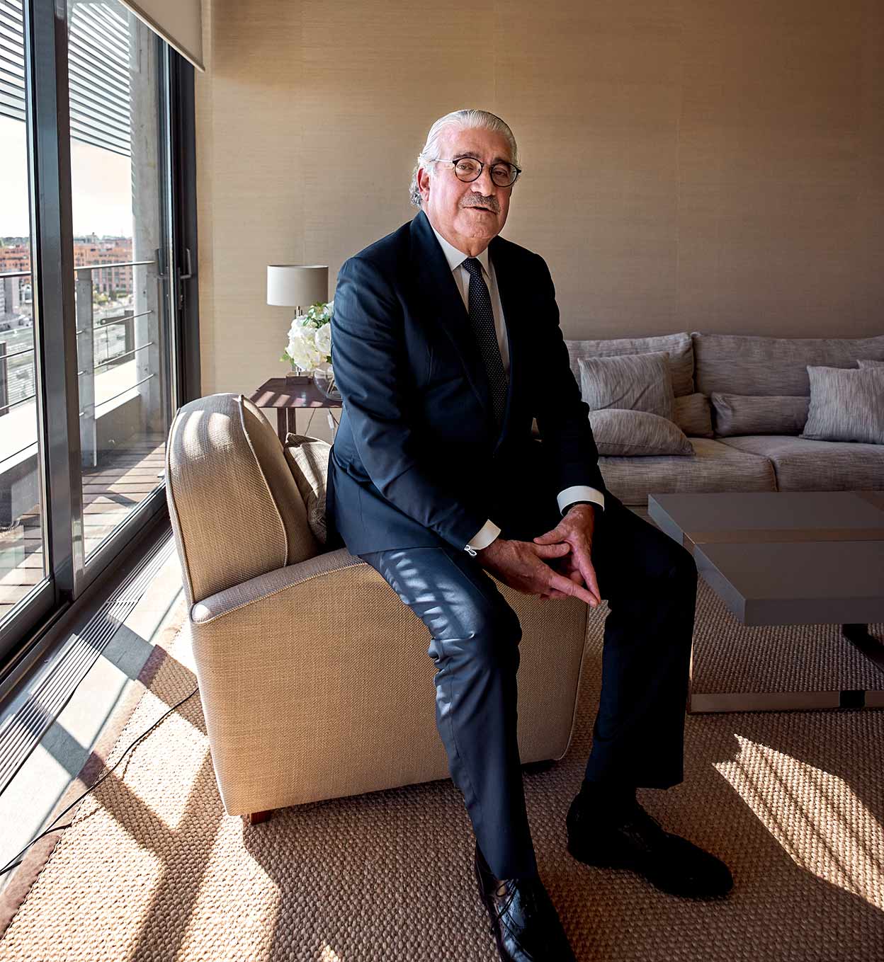 Ingeniero industrial, José Bogas es Consejero Delegado de Endesa desde 2014. Puesto al que llegó después de ocupar diversos cargos de responsabilidad en la eléctrica española, para la cual lleva trabajando cuatro décadas. Bajo su mando, la compañía inició el camino hacia la descarbonización, con el objetivo de alcanzar el 89 por ciento de su producción peninsular (está ya en el 85 por ciento) libre de emisiones de CO₂ para 2023.