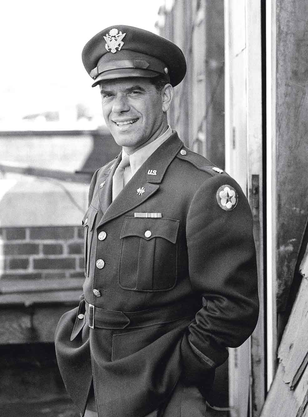 Aunque no le concedieron la nacionalidad hasta 1920, se alistó voluntario en el Ejército estadounidense en la Primera Guerra Mundial. Durante la Segunda filmó documentales propagandísticos. Llegó a ser teniente coronel.