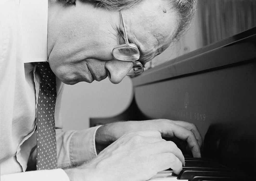 La vida de João Carlos Martins, una lucha constante contra la adversidad, se ha visto reflejada en varios documentales y una película.