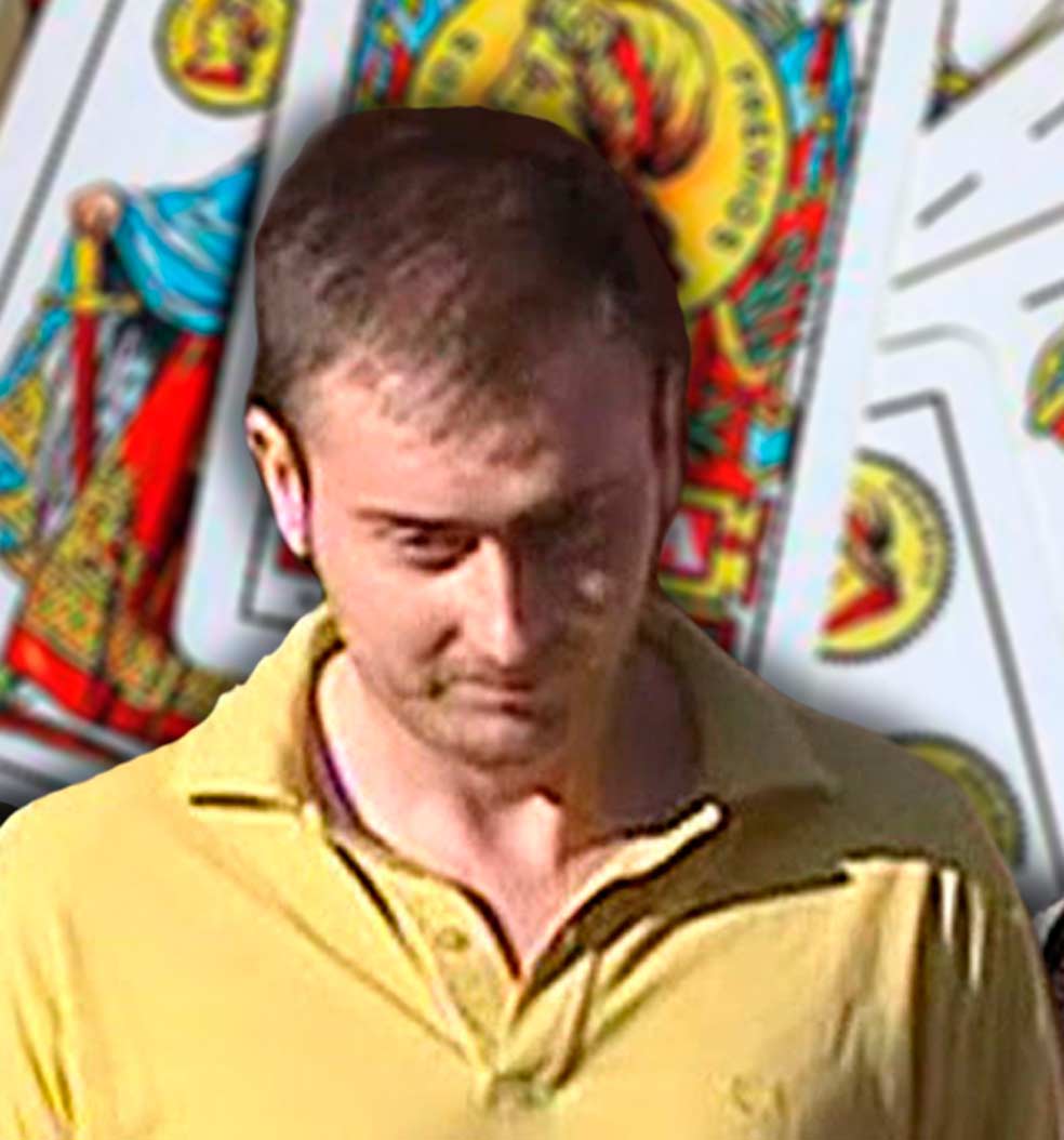 Imagen - El asesino en serie comete varios homicidios con un intervalo entre ellos. Las víctimas responden a un mismo perfil y son asesinadas sin razón aparente. La dominación e incapacidad para mantener relaciones sexuales normales tienen mucho que ver en estos casos.La Policía sospecha que, en tres meses, Antonio Galán, asesinó a siete personas. Sobre uno de los crímenes, confesó que pasaba por allí y sintió «ansias de matar». Junto a algunos de los cadáveres aparecieron naipes.