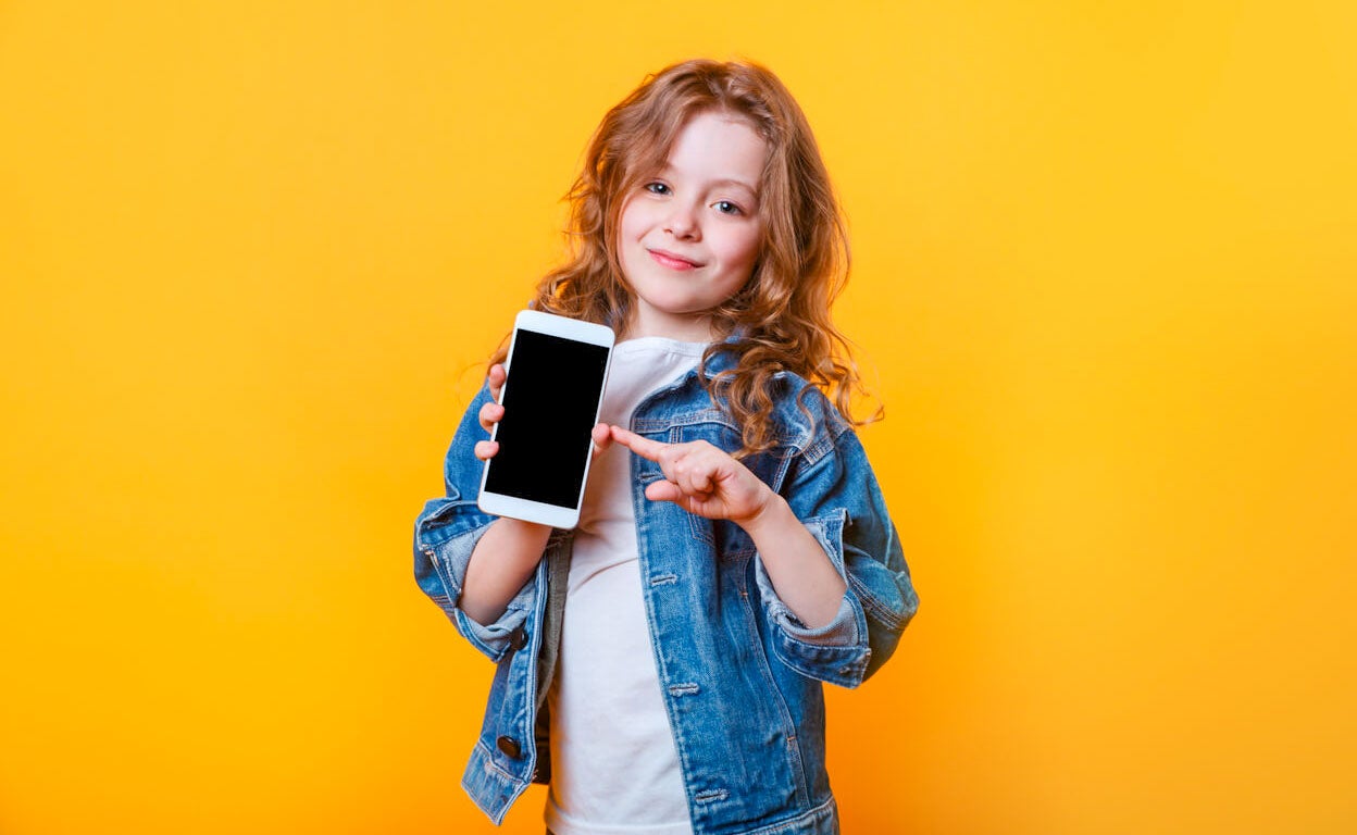 ¡Horror, mi hijo quiere un móvil! Guía para darle a un niño su primer teléfono inteligente