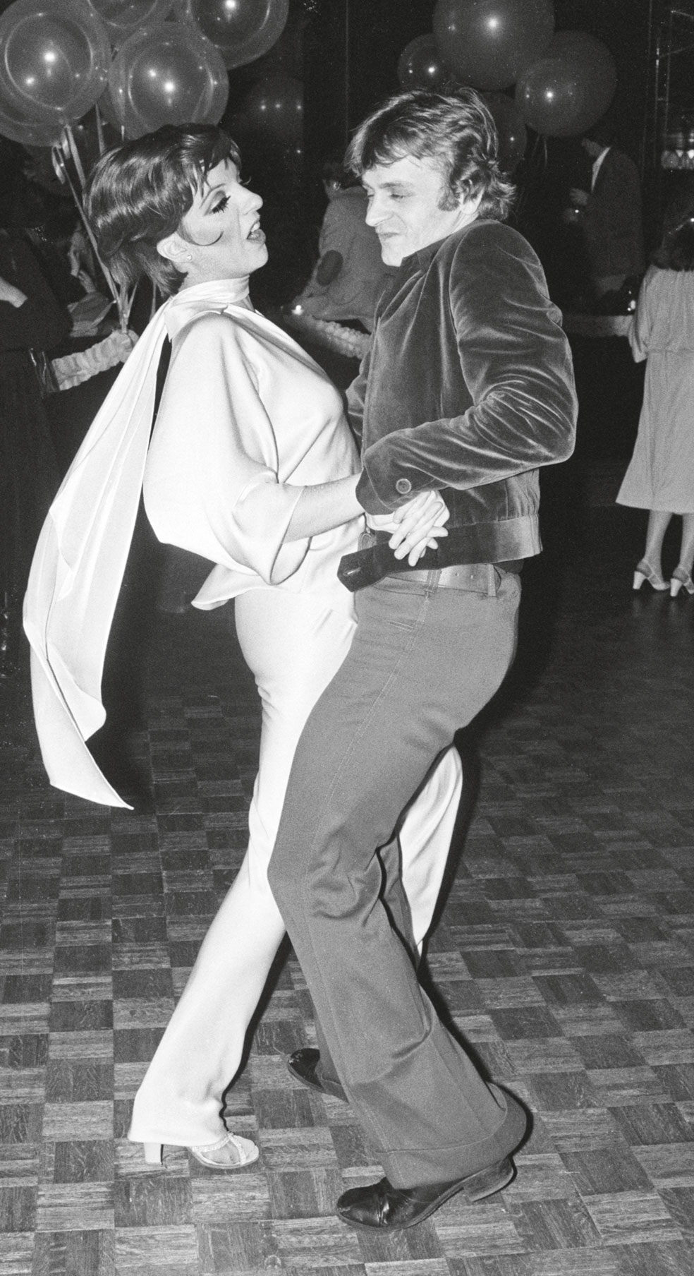 La lista de famosos que pasaron por el club es interminable. Liza Minnelli y Barýshnikov eran habituales. Donald Trump solía ir, pero Schrager lo recuerda como un tipo aburrido.