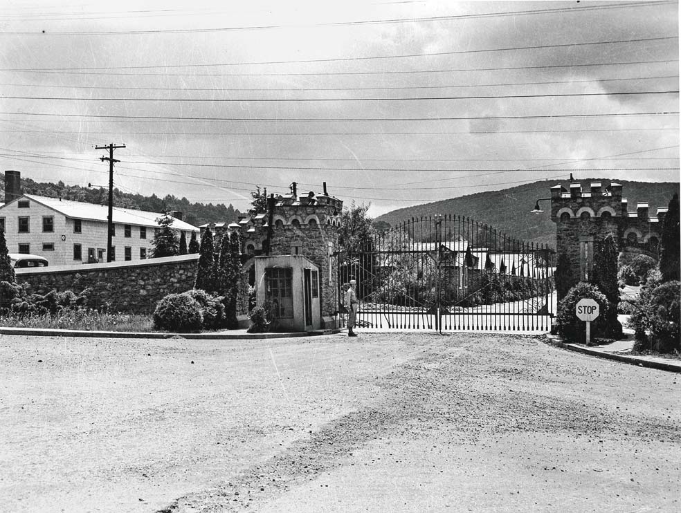 En Camp Ritchie, en Estados Unidos, se adiestró a interrogadores en alemán e italiano, intérpretes de fotografías y especialistas en inteligencia militar. Los soldados no podían contar a sus familias lo que hacían.