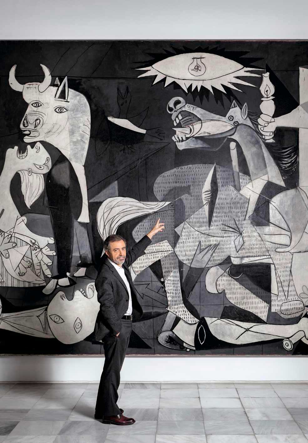 «La bombilla. Da idea de bombardeo nocturno, de desprotección».