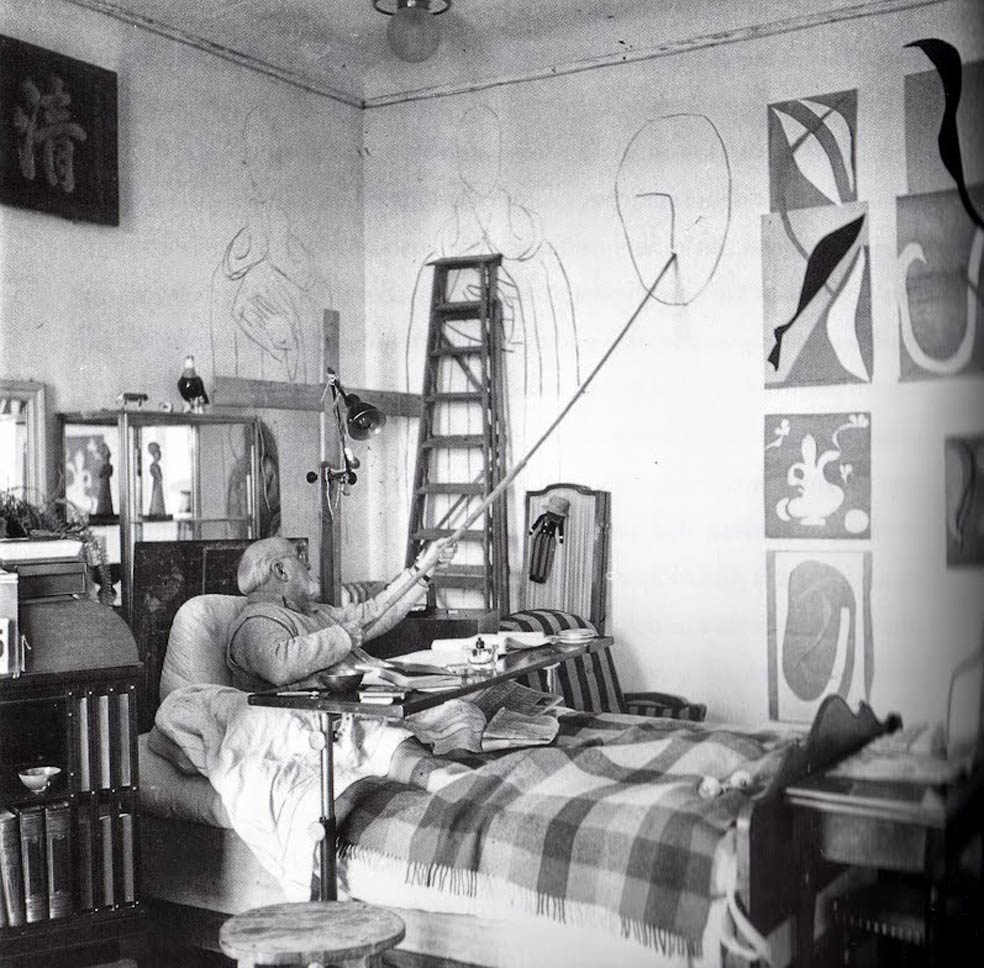 cuando en 1890, a los 21 años a Henri Matisse le operaron de apendicitis. Para que se distrajera durante la convalecencia su madre le regaló unas acuarelas. Así descubrió la pintura. En sus útlimos años, cuando el cáncer le impidió caminar siguió creando desde la cama.