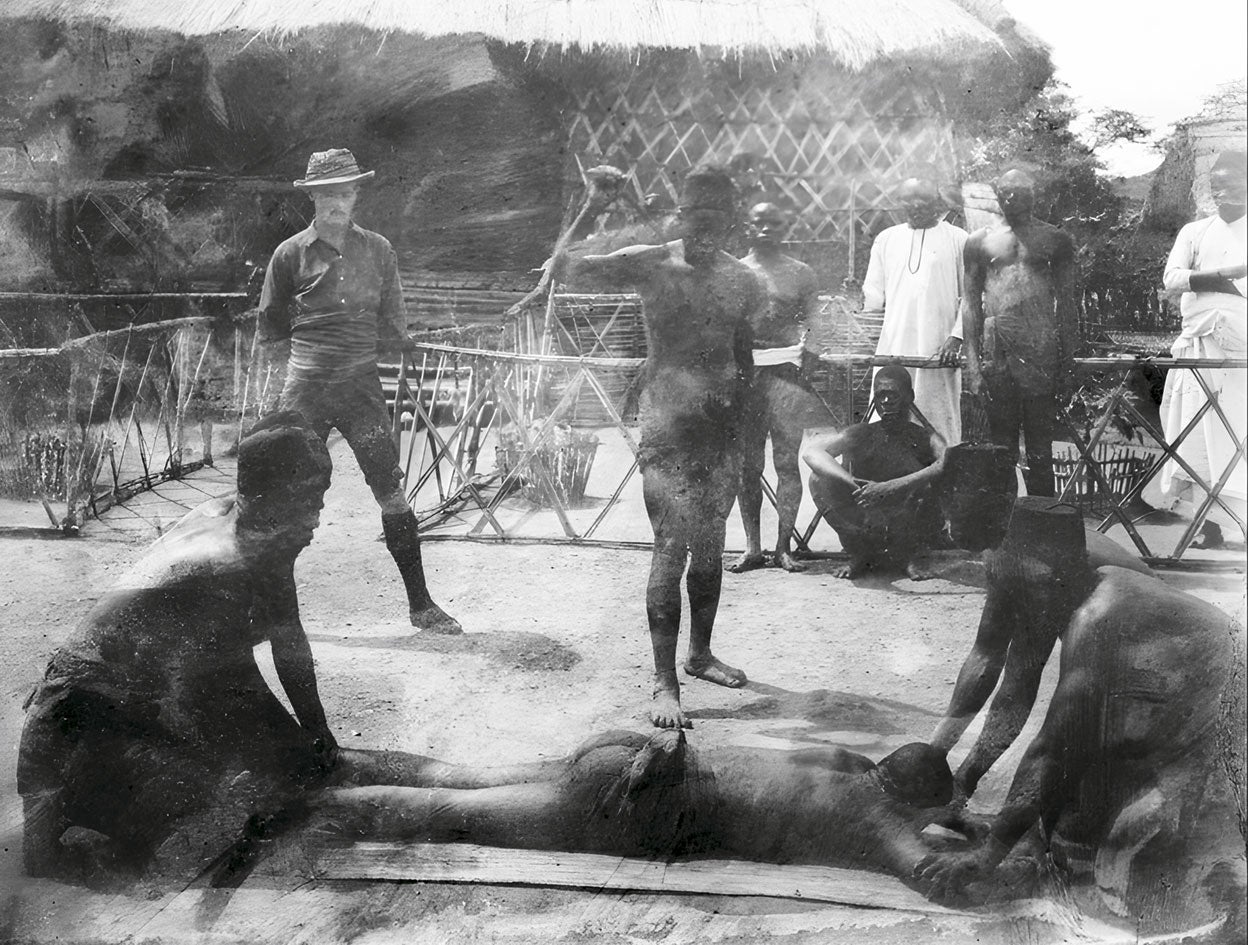 Los trabajadores eran azotados por cualquier nimiedad. El uso de mano de obra esclava fue determinante en la explotación de las minas que abastecían a Occidente.