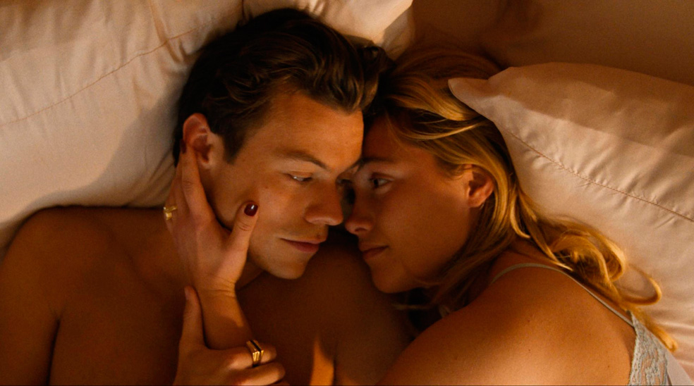 En 2022 Harry protagonizó la película No te preocupes querida, bajo la dirección de Olivia Wilde... y surgió el amor. Ella acaba de separarse del actor Jason Sudeikis (el protagonista de la serie Ted Lasso). Llevaban juntos desde 2011 y prometidos desde 2013, aunque nunca llegaron a casarse.