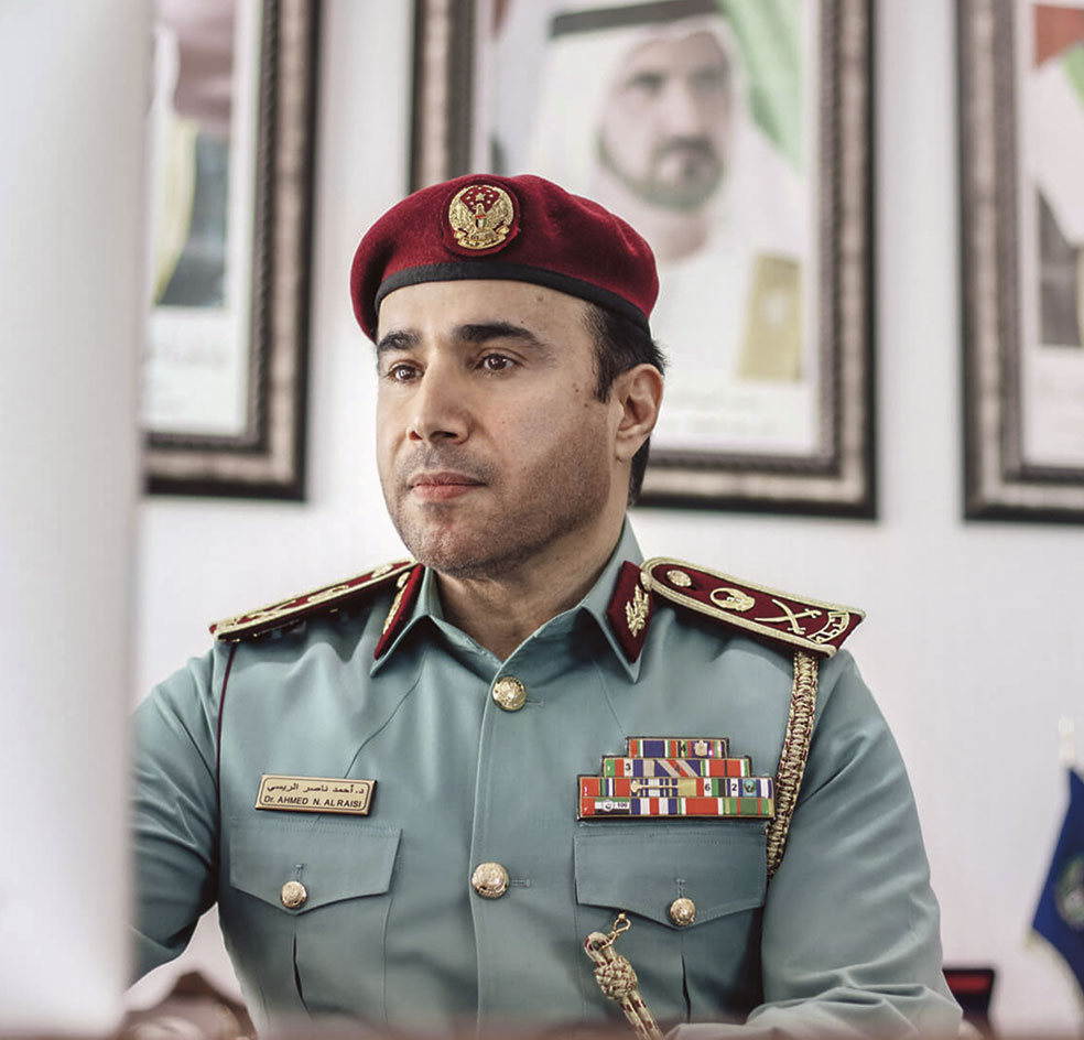 El presidente actual de Interpol, el emiratí Ahmed Naser Al-Raisi, está acusado, en Francia y Turquía, de participar en detenciones arbitrarias de extranjeros. A pesar de ello, fue elegido para el máximo cargo.