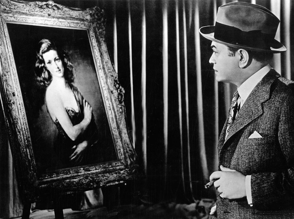 Edward G. Robinson interpreta a un hombre anodino y afable, de existencia rutinaria hasta que se cruza con una mujer misteriosa y sensual, a la que conoce al salir de su club, mientras admira en el escaparate de una galería de arte… ¡un retrato suyo!