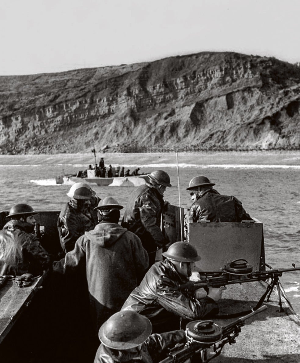En febrero de 1942, un grupo de paracaidistas británicos saltó sobre Francia para capturar el radar de los alemanes fuertemente custodiado. Tras robarlo, regresaron a casa en lanchas. La misión alentó a los británicos tras el desastre de Dunkerque.