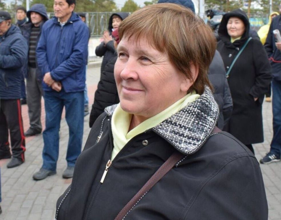 Tres años por tocar a un policía