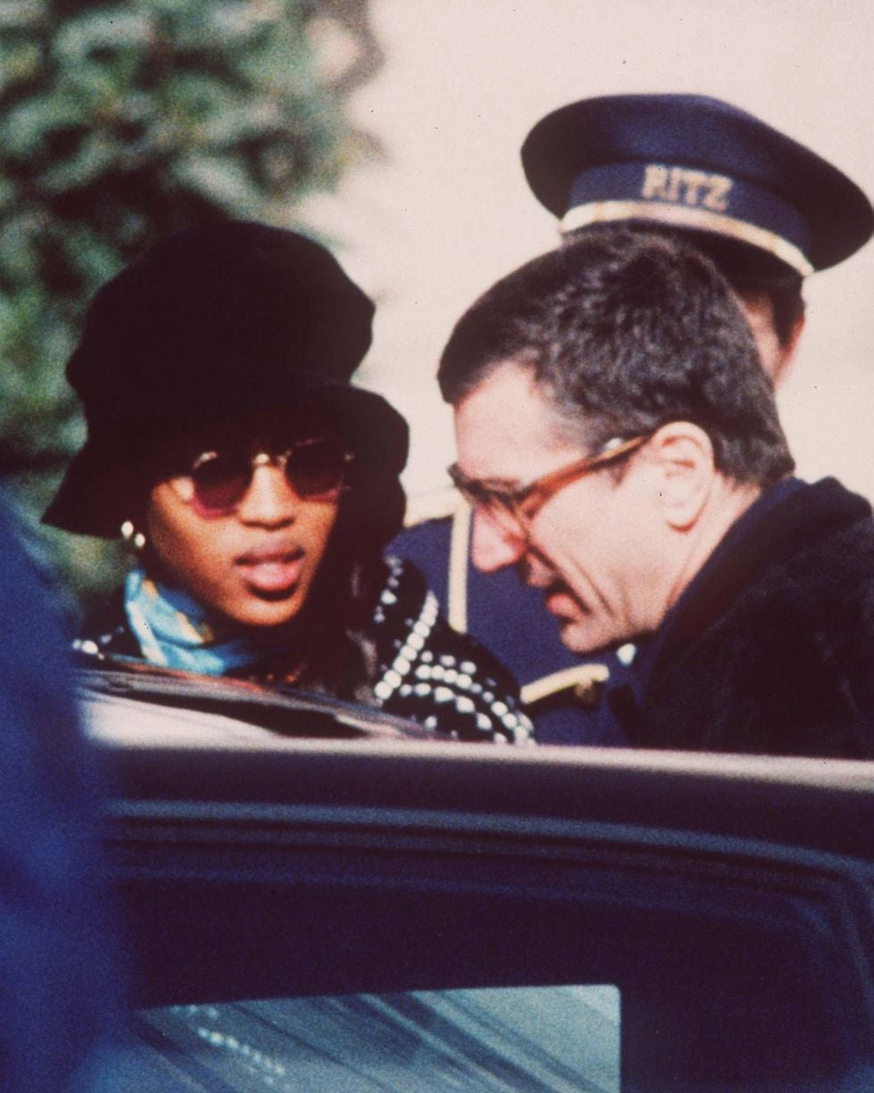 Imagen secundaria 1 - Los amores de De Niro. La relación más larga de De Niro fue con su segunda esposa (arriba), la actriz Grace Hightower, 20 años de relación intensa... e intermitente. Su primera mujer (abajo, a la derecha) fue la actriz Dianne Abbott, a la que conoció rodando Taxi driver. En los años 90, entre una y otra esposa, mantuvo una relación con la modelo Naomi Campbell (a la izquierda). Ella dice que él fue el amor de su vida.